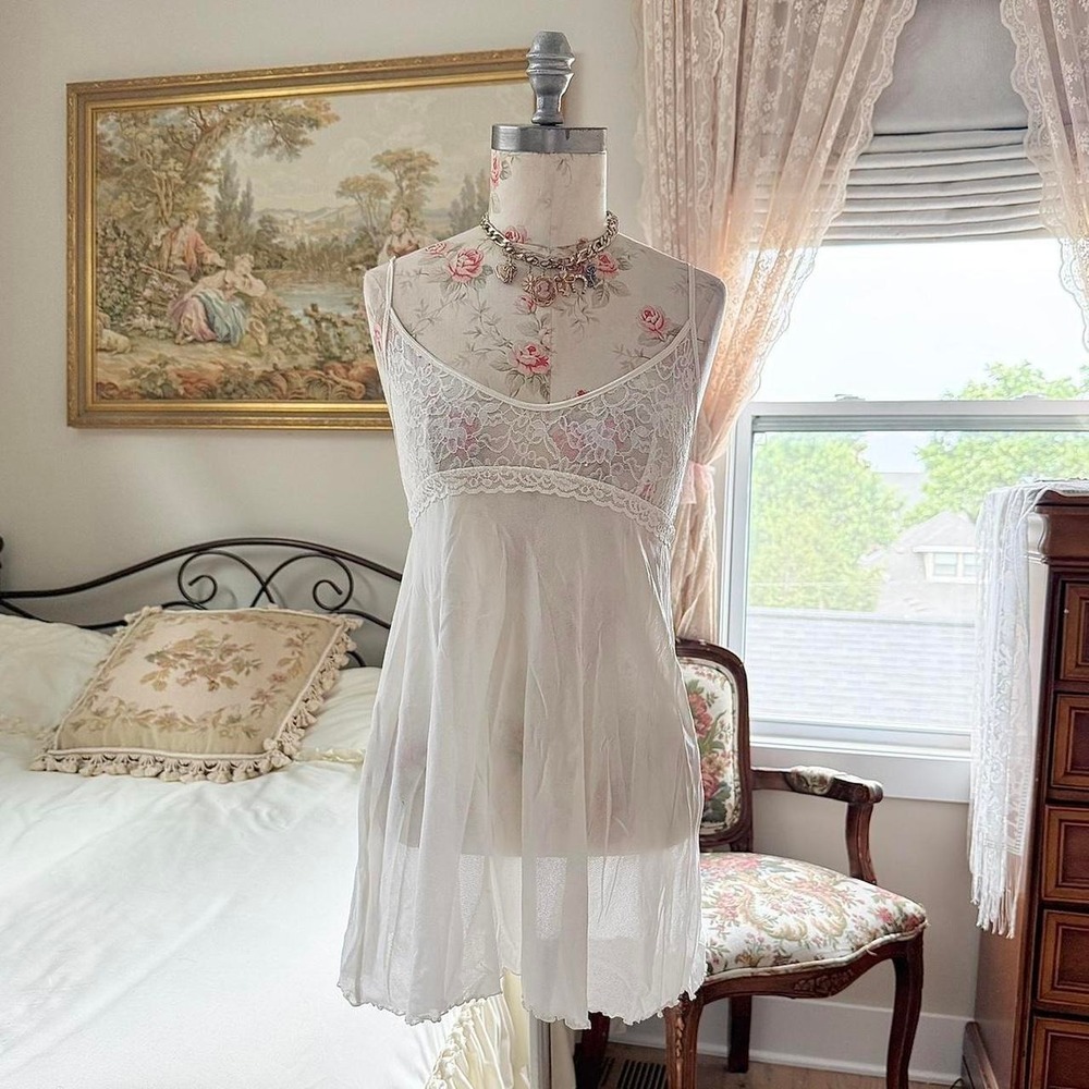 Y2K white lace slip dress Victoria's Secret size medium‎